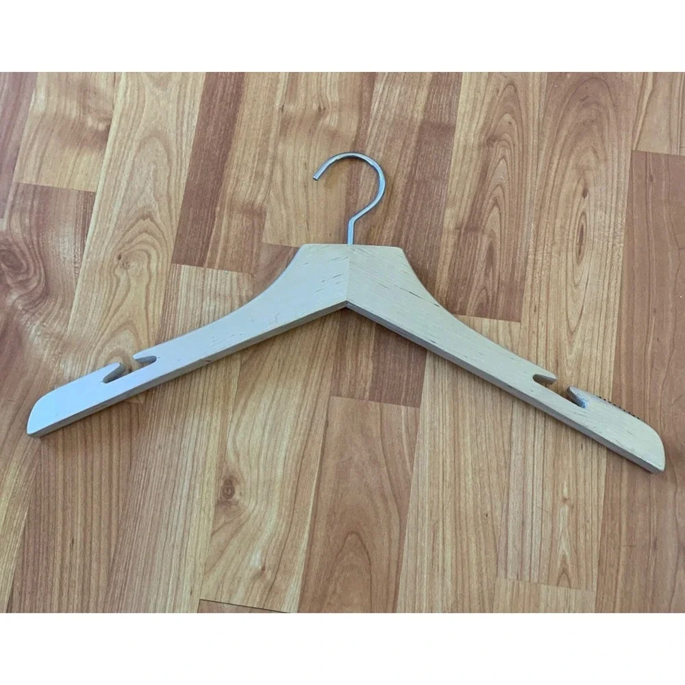 Elie Tahari Wooden ‎ Hanger